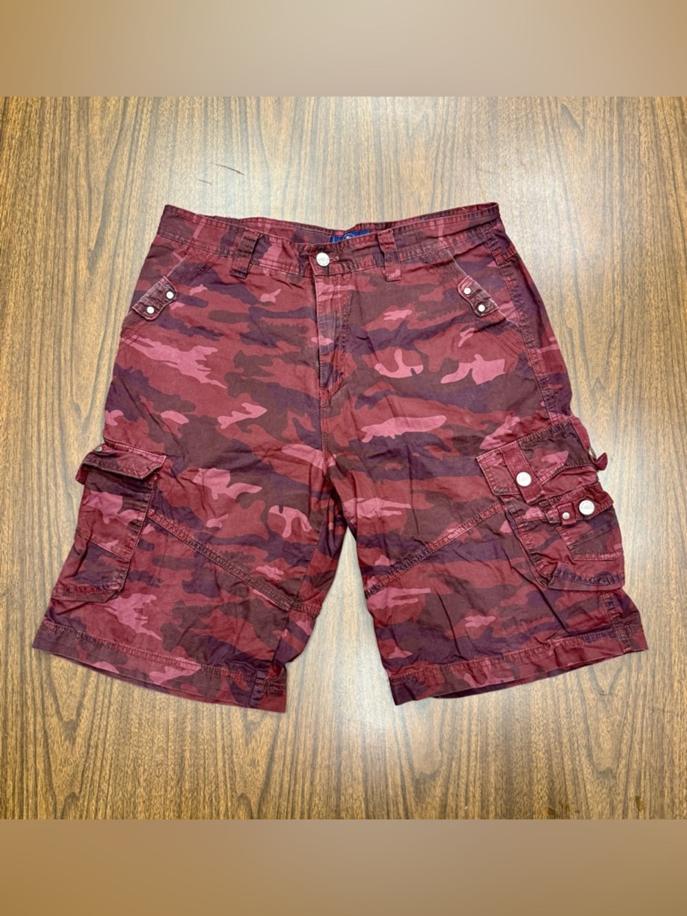 Signature Red Skater 🛹 Punk Camo Cargo Shorts Size 36 Men’s 🤘